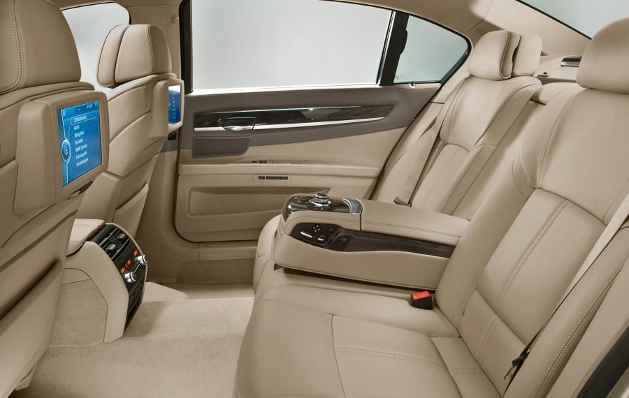  BMW 7-Series 2009 года  (фото 132 из 167)
